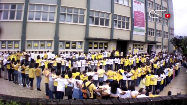 Col&eacute;gio S&atilde;o Teot&ocirc;nio: Excel&ecirc;ncia educacional em destaque